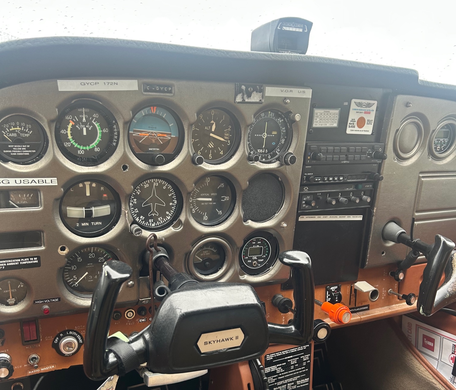 Cockpit C-GYCP — Cessna 172N